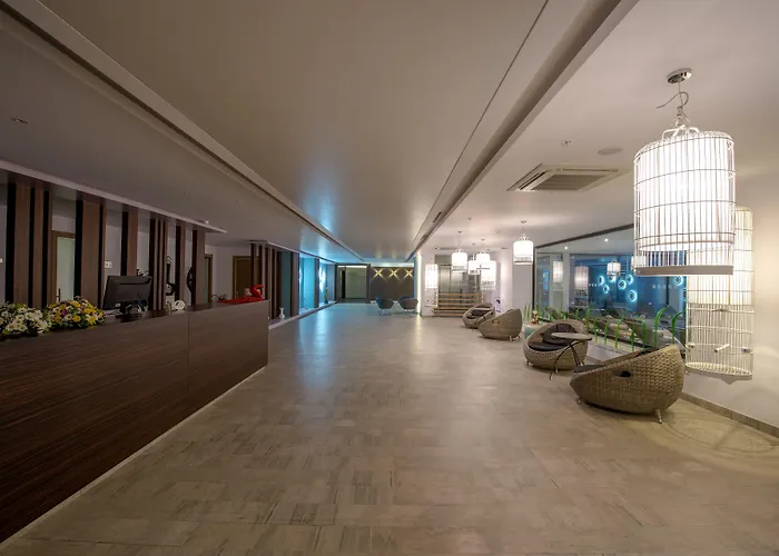 Flora Garden Ephesus Kusadasi Davutlar